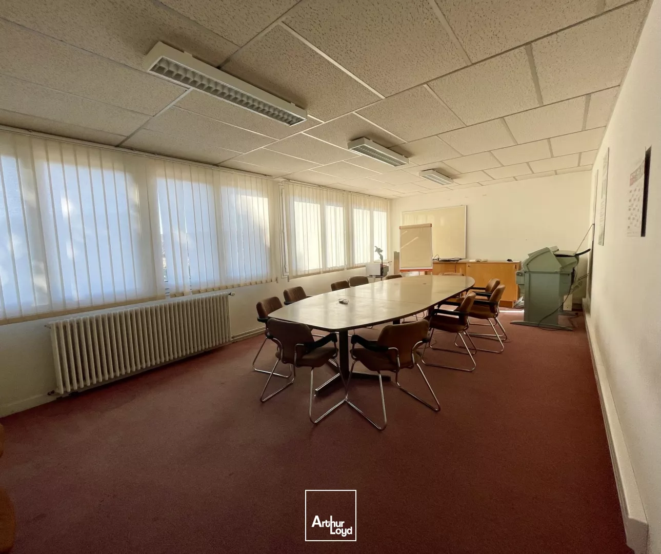 Locaux d'activité à vendre à VERNEUIL SUR AVRE 27130