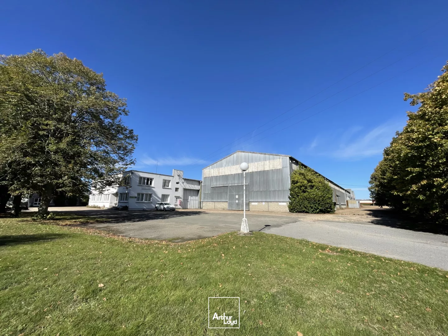 Locaux d'activité à vendre à VERNEUIL SUR AVRE 27130