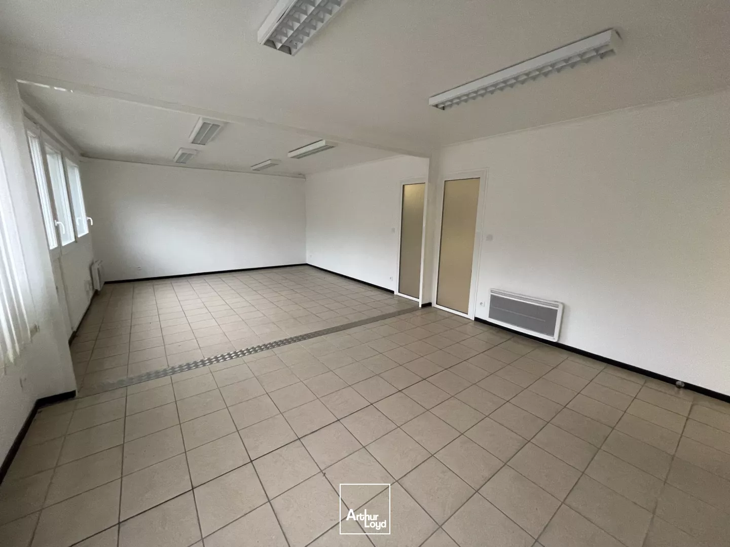 Locaux d'activité à louer à EVREUX 27000