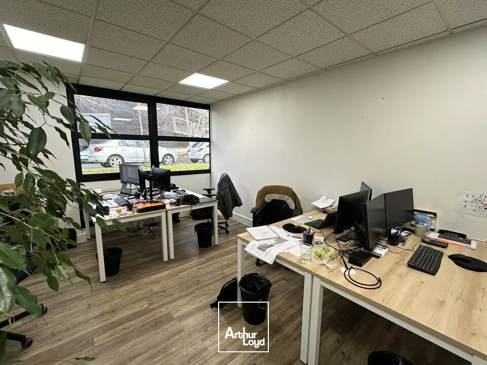 Bureaux d'environ 129 m2 (SUB) - REIMS FARMAN