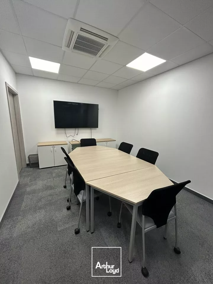 BUREAUX à LOUER de 300.3 m²