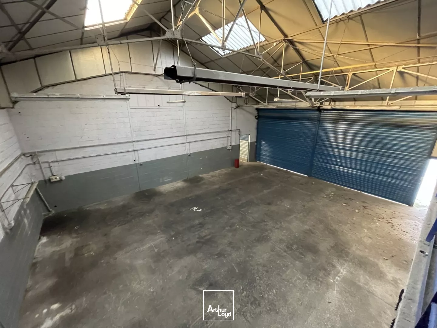 A LOUER -Local d'activité de 400 m2