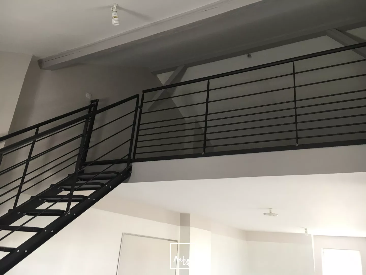 IMMEUBLE DE BUREAUX A LOUER - 219 M2 - SAINT-QUENTIN