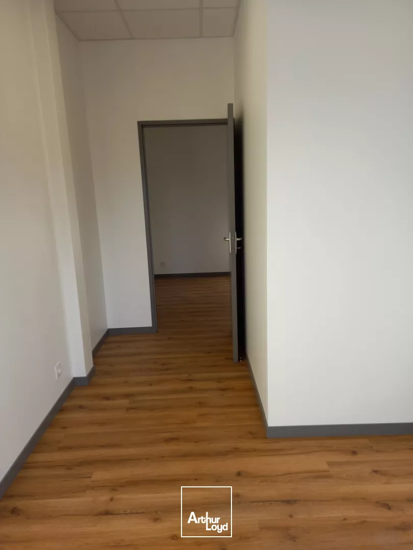 STOCKAGE - 200 M2 - BUREAUX - 37 M2 - ST ANDRE DES