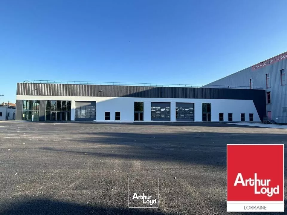 LOCAL D'ACTIVITE - ENTREPOT à LOUER de 770 m²