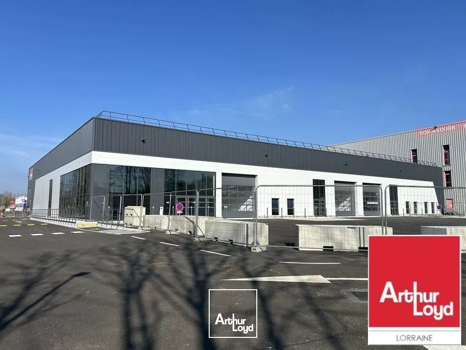 LOCAL D'ACTIVITE - ENTREPOT à LOUER de 770 m²