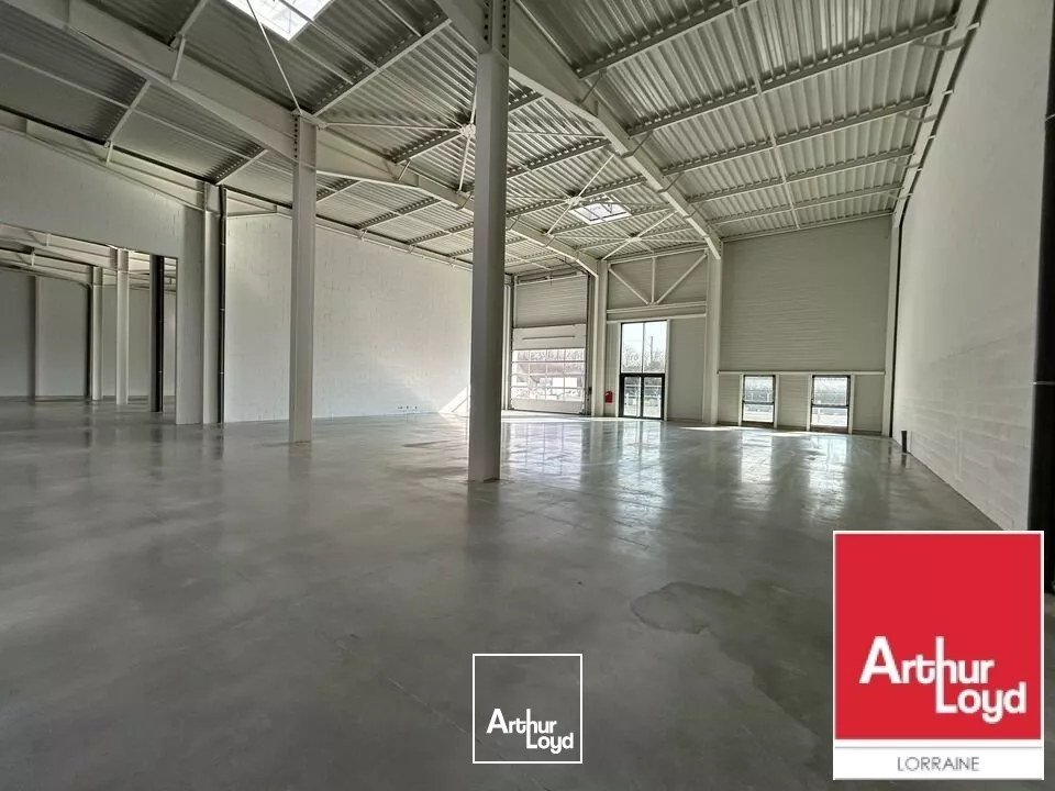 LOCAL D'ACTIVITE - ENTREPOT à LOUER de 770 m²