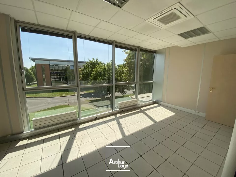 BUREAUX D'ENVIRON 360m2 divisible à partir de 111 m2 - REIMS FARMAN