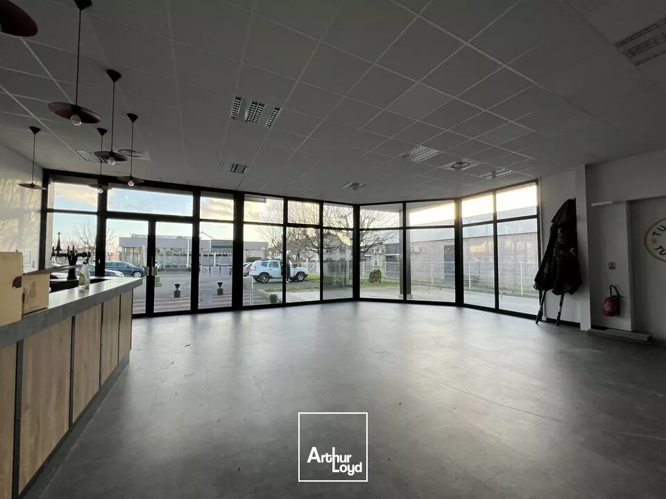 A louer Local commercial - 236 m² - Tours Nord / zone commerciale