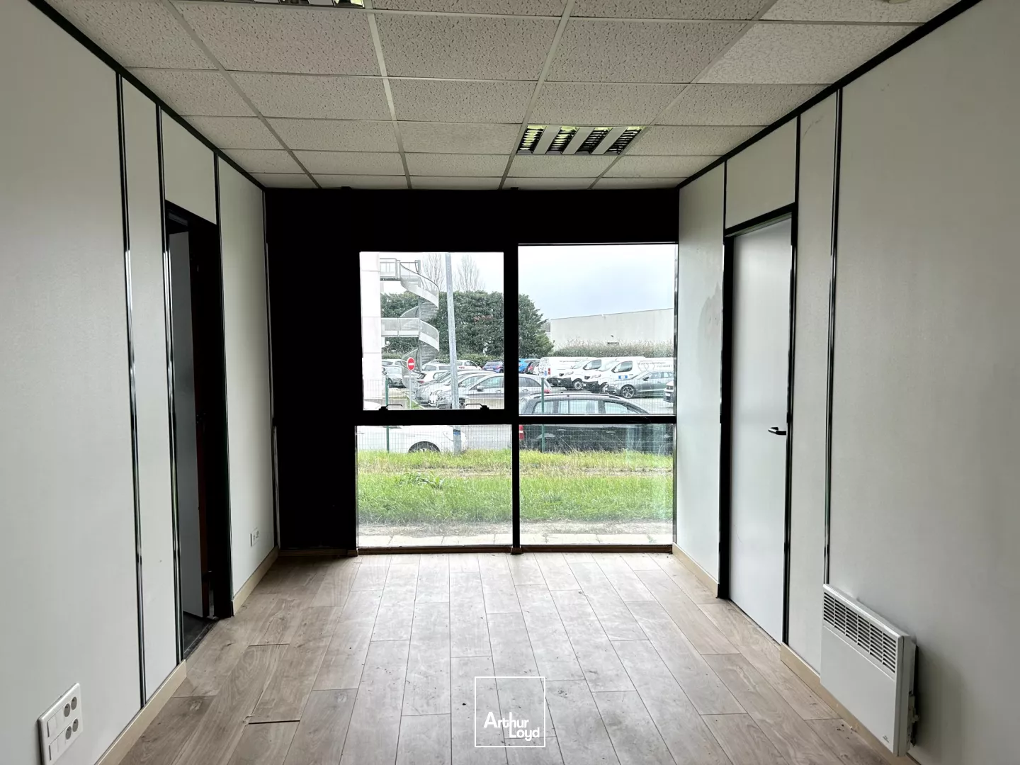 EXCLUSIVITÉ - Bureaux de 550 m² à louer à Lormont - ZA La Gardette - proche A10