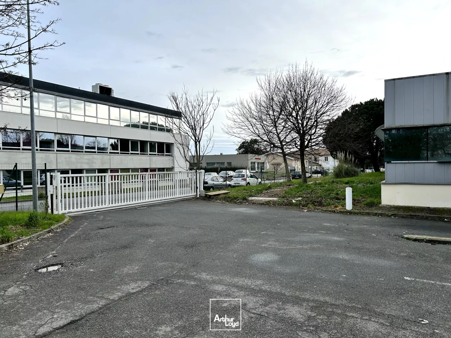 EXCLUSIVITÉ - Bureaux de 550 m² à louer à Lormont - ZA La Gardette - proche A10