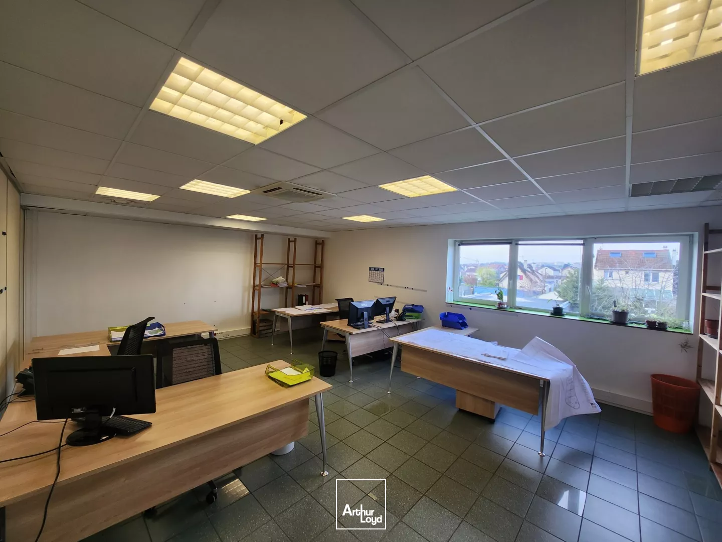 Bureaux à louer à HOUILLES 78800