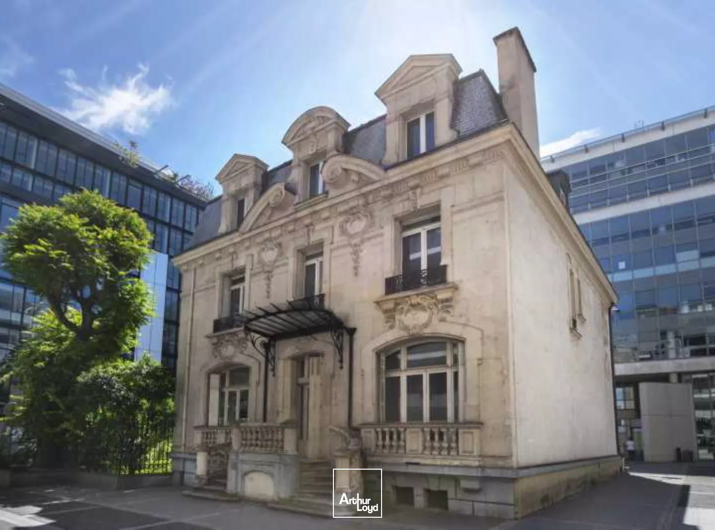 Bel hôtel particulier à Clichy, pour des bureaux d'exception, proximité gare de Clichy-Levallois - Opportunité rare