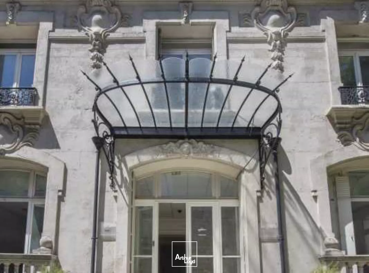 Bel hôtel particulier à Clichy, pour des bureaux d'exception, proximité gare de Clichy-Levallois - Opportunité rare