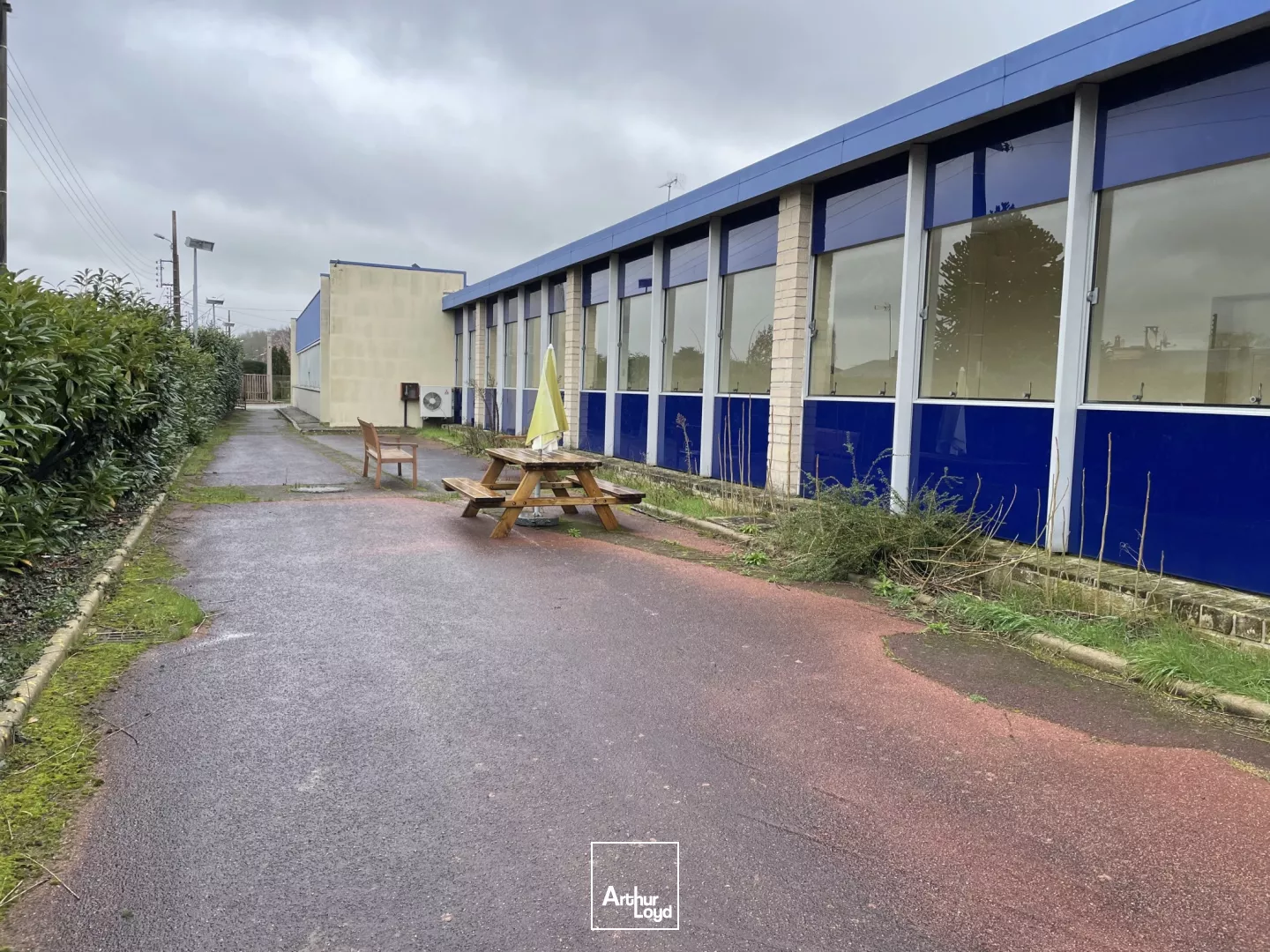 Bureaux à louer à MENILLES 27120