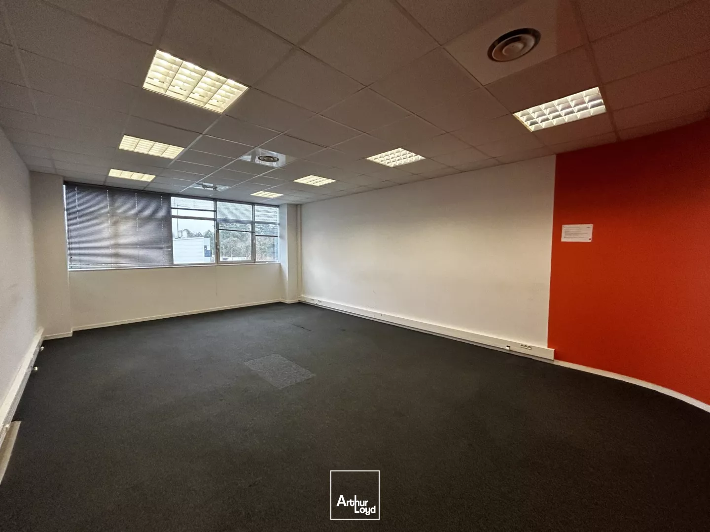 Location de bureaux de 490 m² à Gradignan, proche échangeur A63