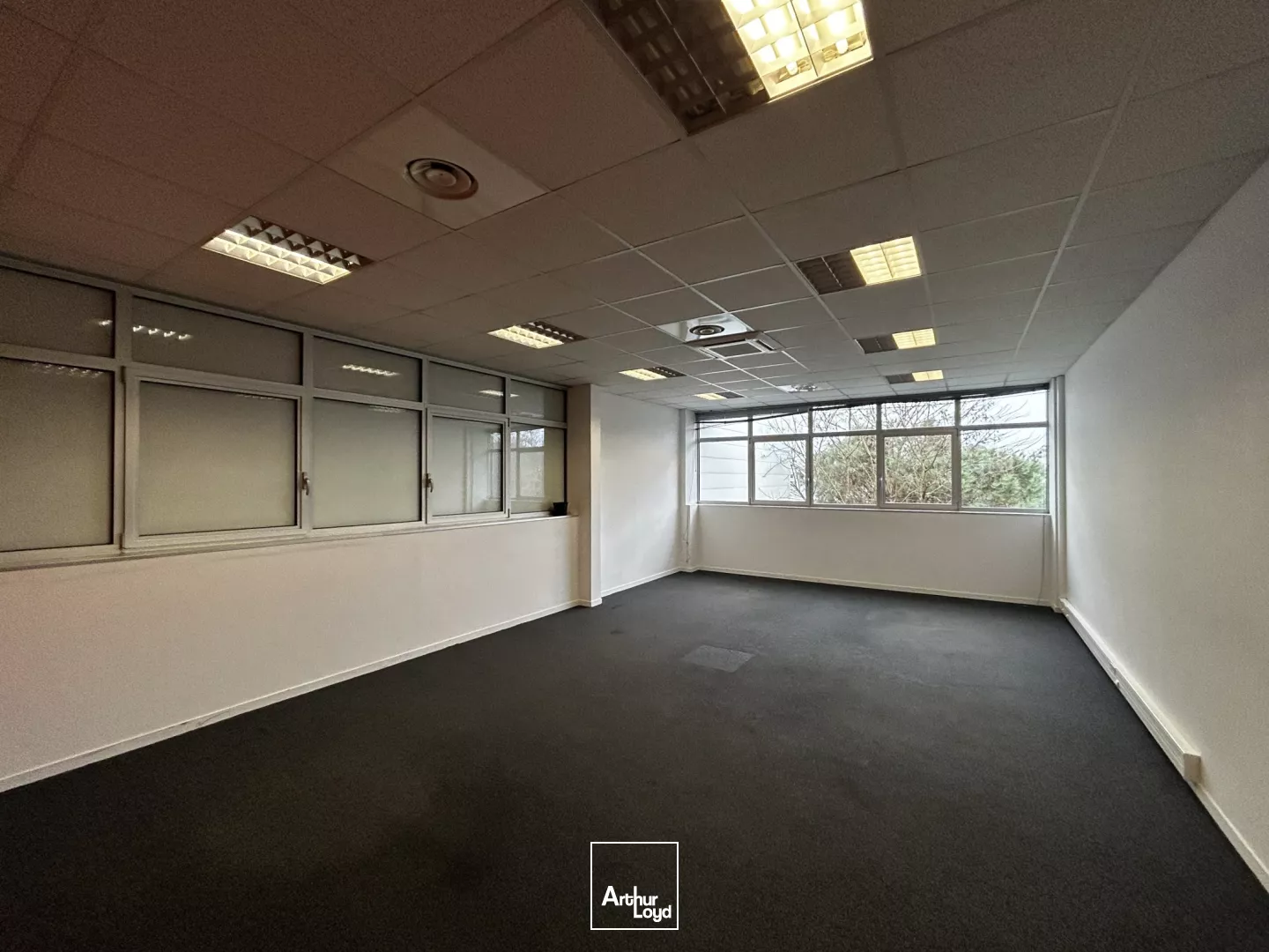 Location de bureaux de 490 m² à Gradignan, proche échangeur A63