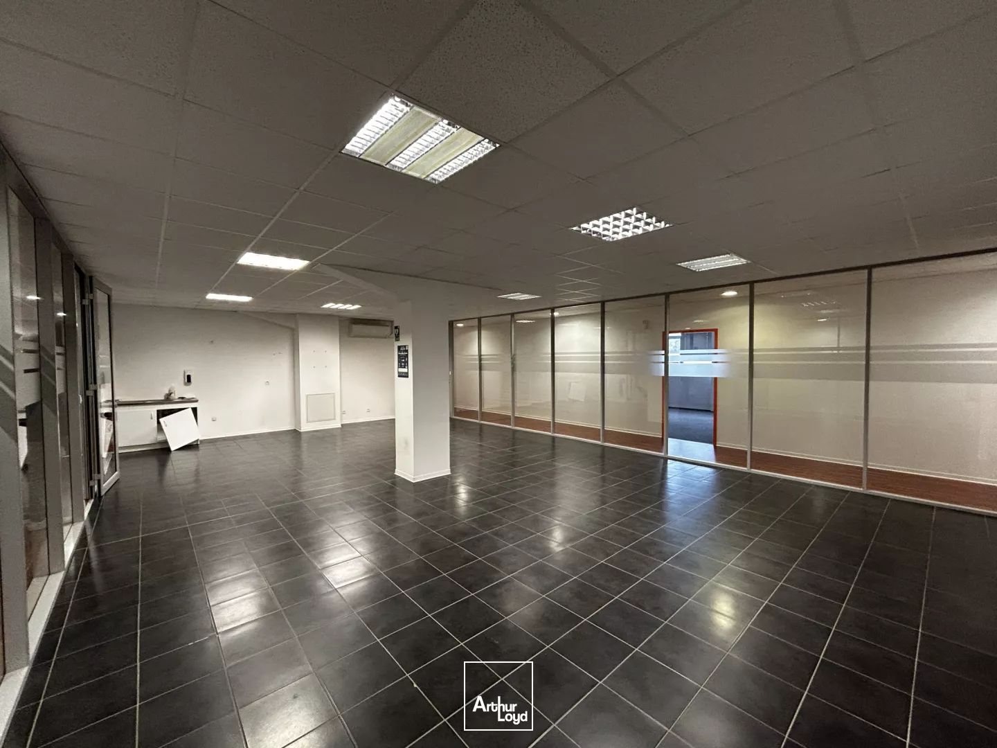 Location de bureaux de 490 m² à Gradignan, proche échangeur A63