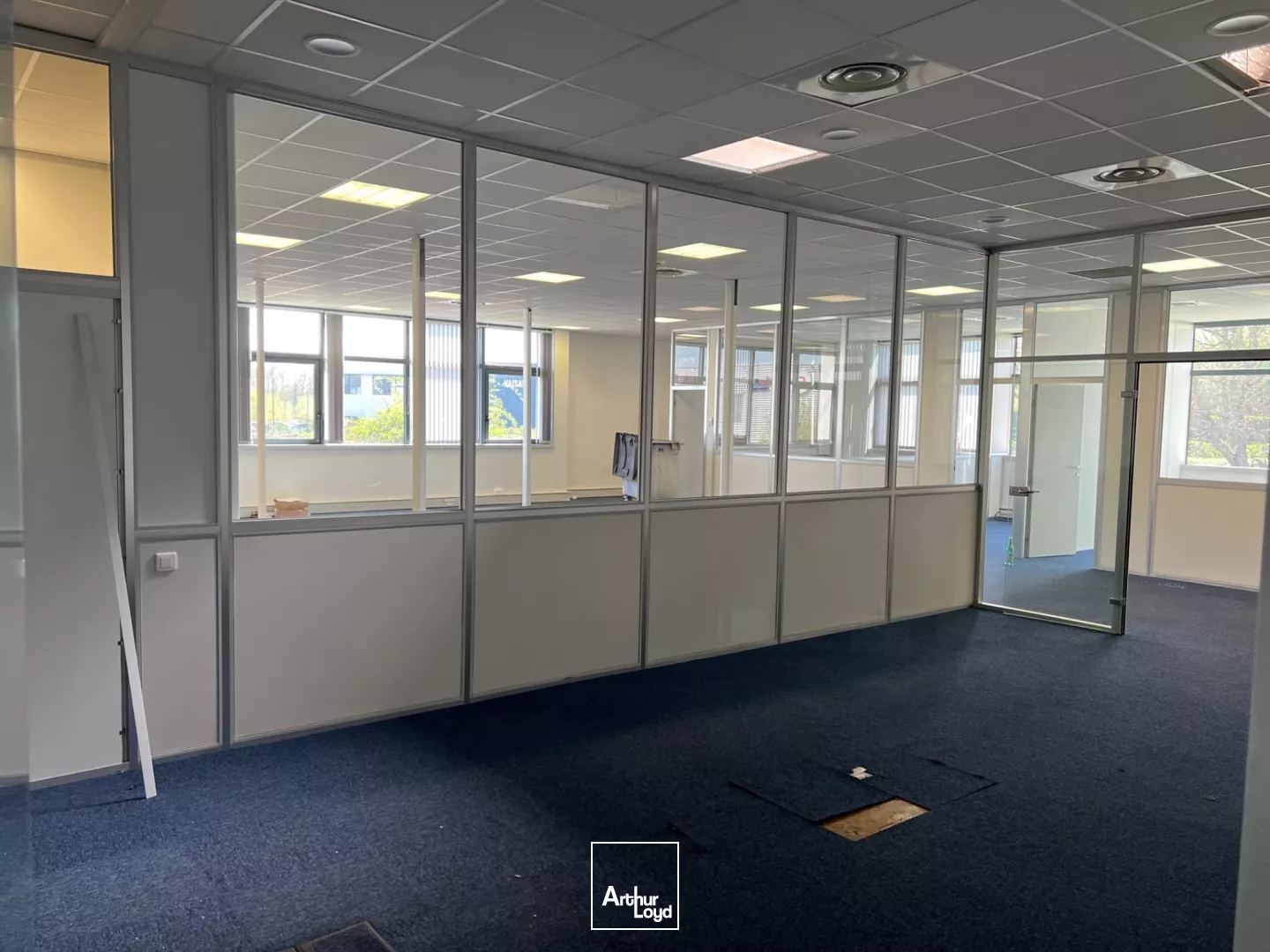 RARE! A LOUER SURFACES MIXTES