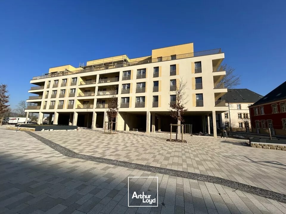 LOCAL COMMERCIAL à LOUER de 257 m²