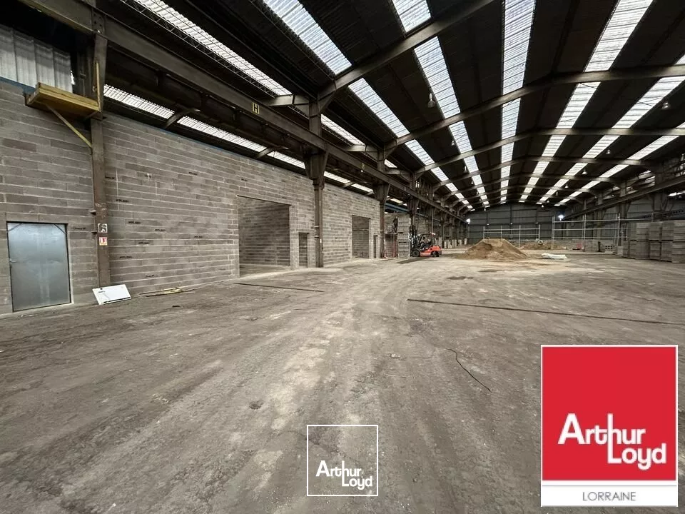 ENTREPOT - ATELIER à LOUER de 233 m²
