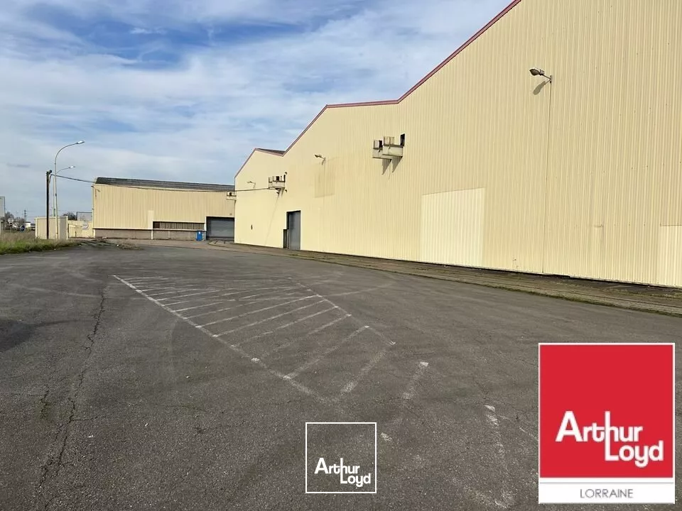 ENTREPOT - ATELIER à LOUER de 233 m²