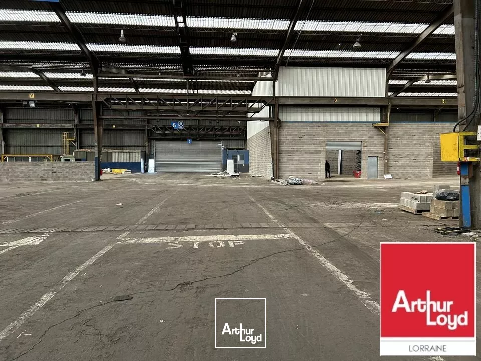 ENTREPOT - ATELIER à LOUER de 233 m²