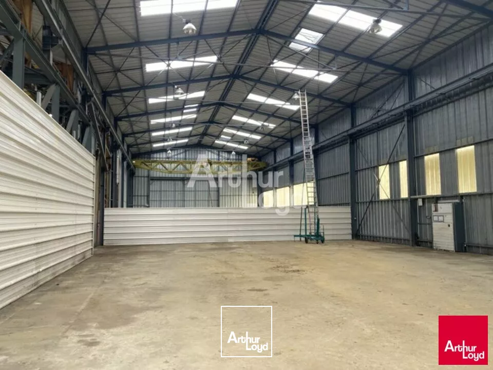 ARGENTON / LE PECHEREAU - LOCATION LOCAL d'ACTIVITE ET LOGISTQUE - 750 m²