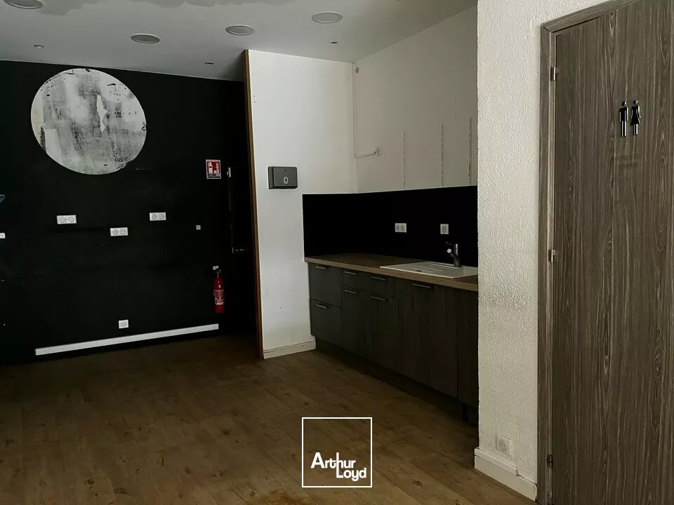 BOURGES - A LOUER - LOCAL COMMERCIAL DE 61 m²