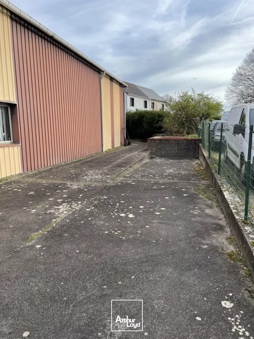 Entrepot - Stockage - 880 m2 - La Chapelle sur Erdre