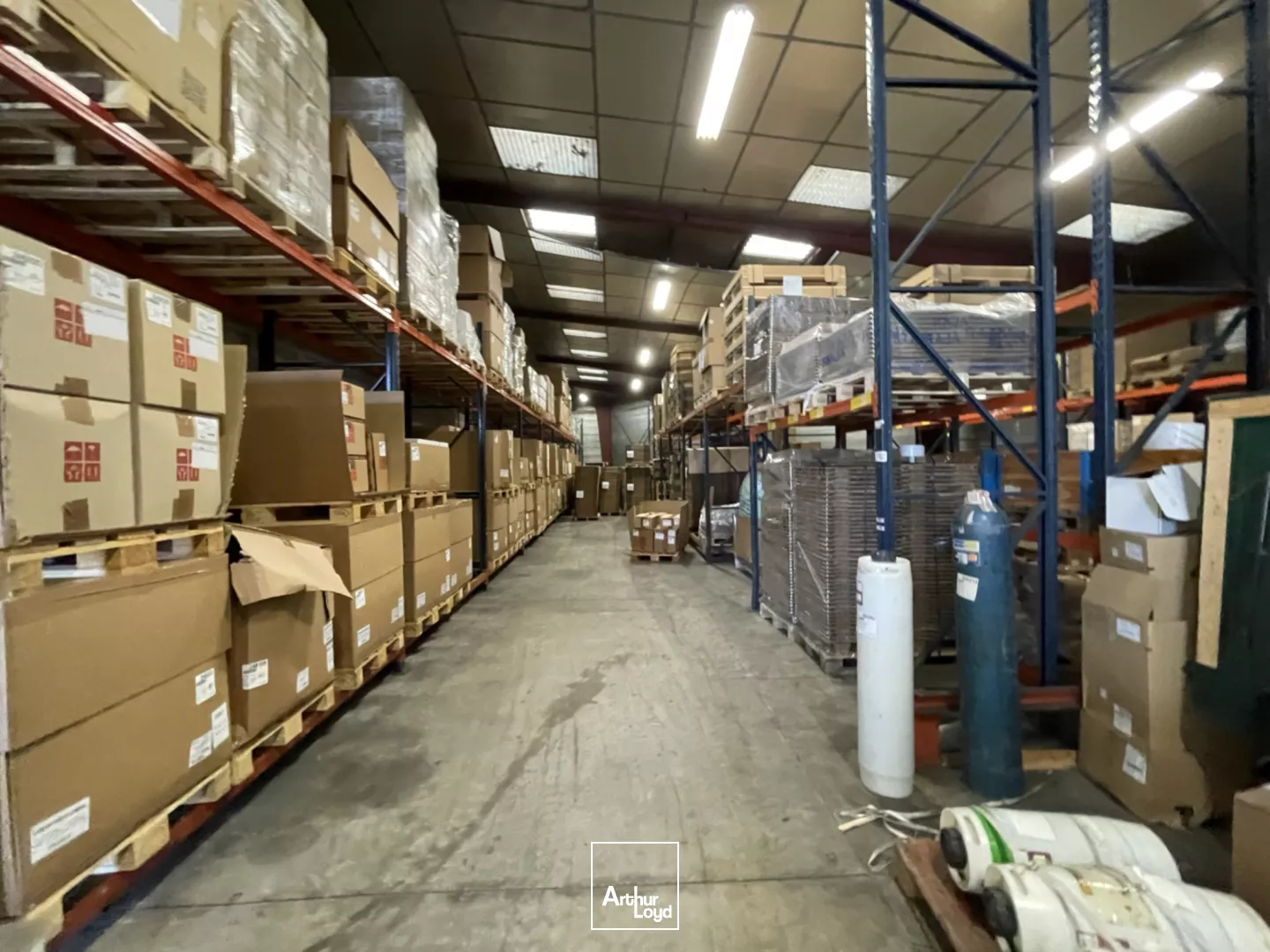 Entrepot - Stockage - 880 m2 - La Chapelle sur Erdre