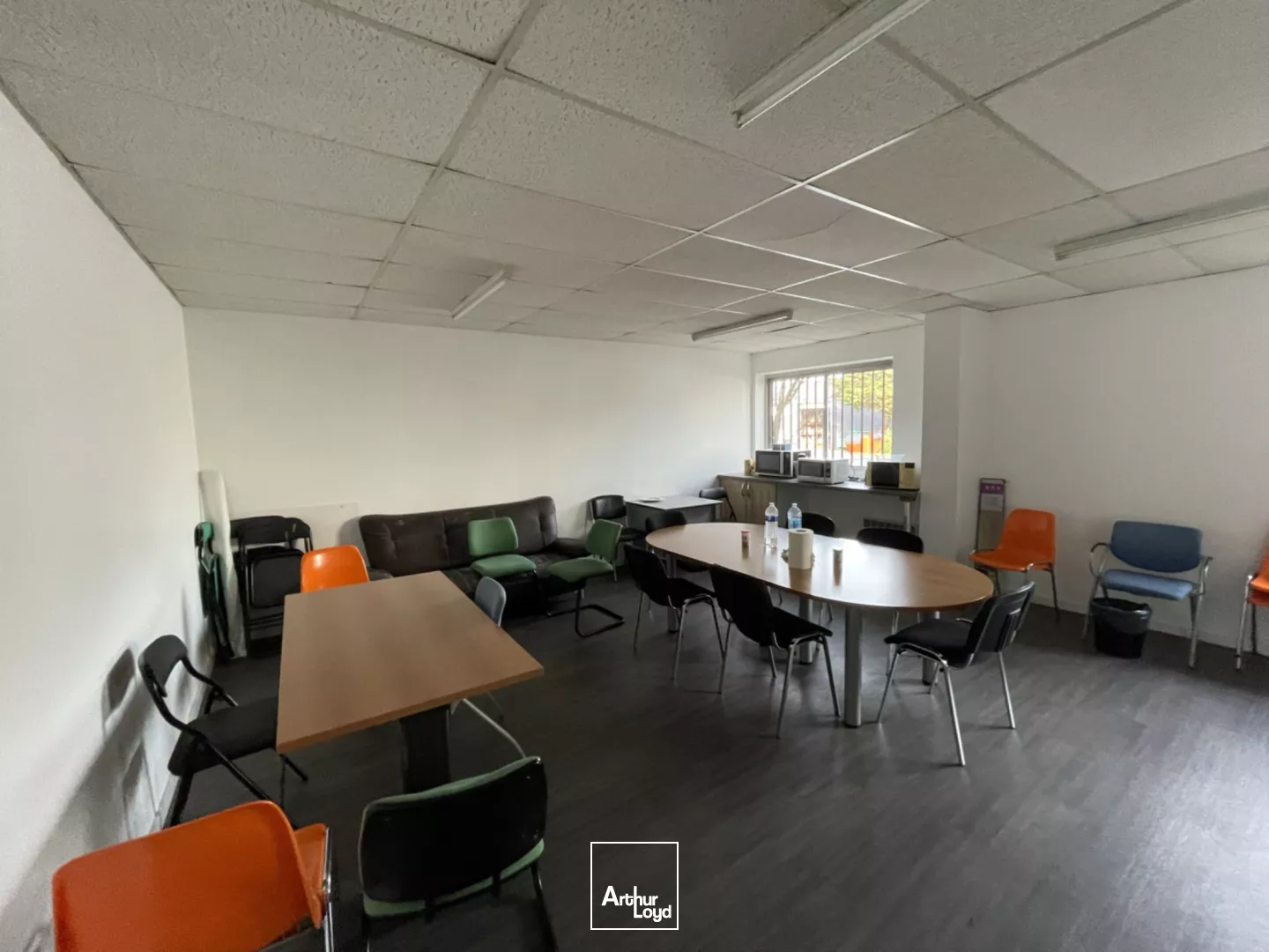 Entrepot - Stockage - 880 m2 - La Chapelle sur Erdre