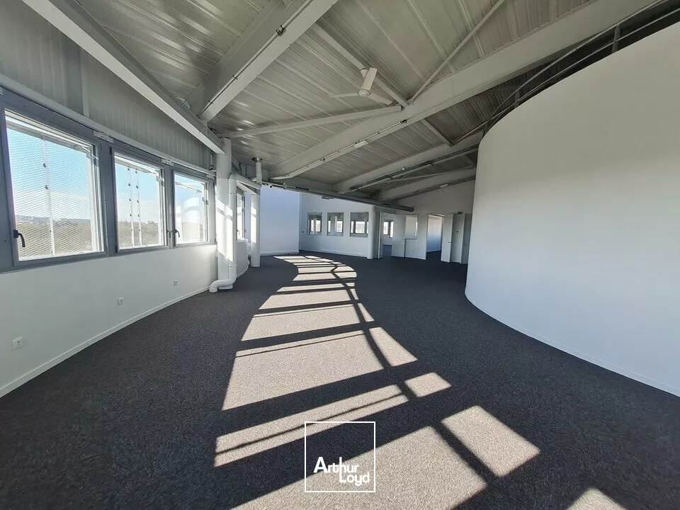BUREAUX A LOUER - 72100 - LE MANS NOVAXUD 895 m²