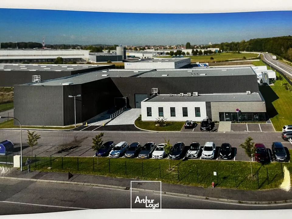 LOCAL D'ACTIVITE - ENTREPOT à LOUER de 2141 m²