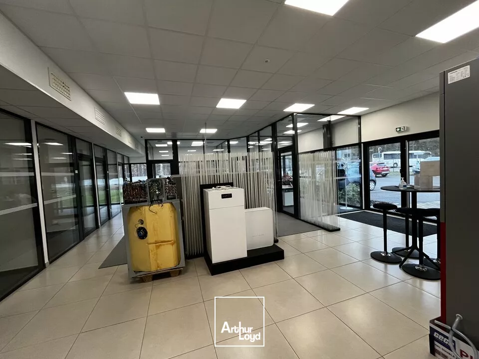 LOCAL D'ACTIVITE - ENTREPOT à LOUER de 2141 m²