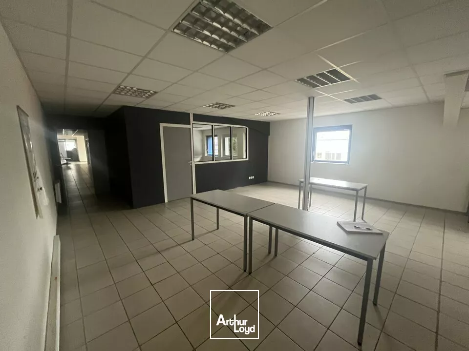 A LOUER - BUREAUX - ZONE INDUSTRIELLE DU HAVRE - 350 m2