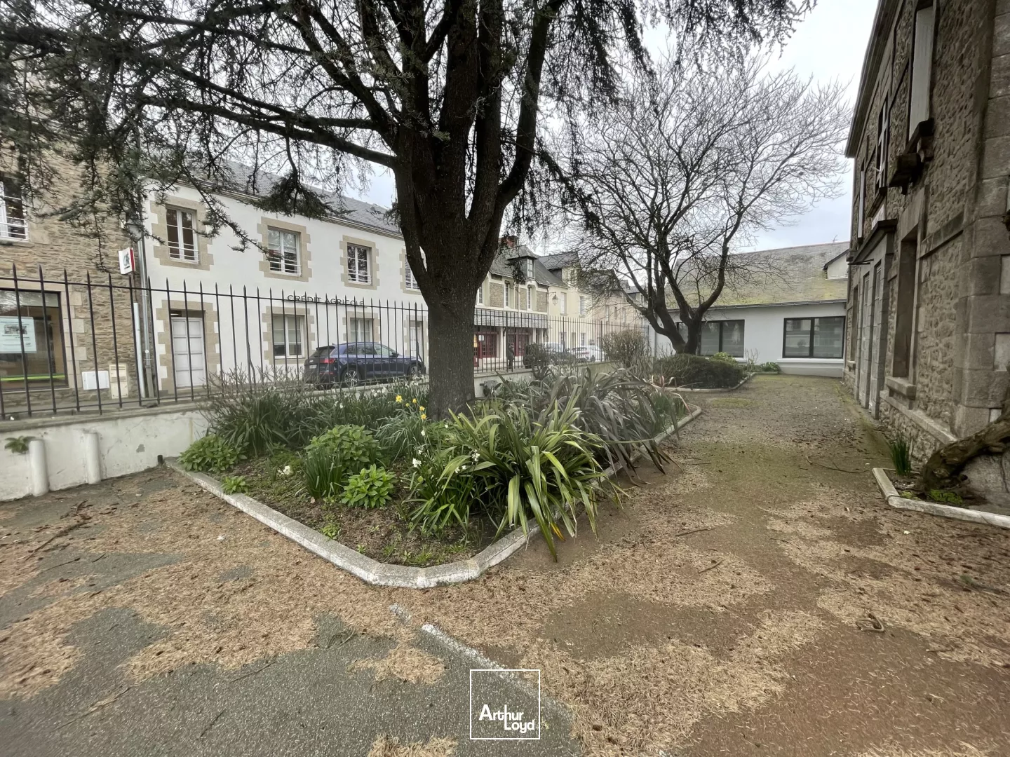 A LOUER - BUREAUX - 430 M2 - 250 M2 - 180 m2 - GUERANDE