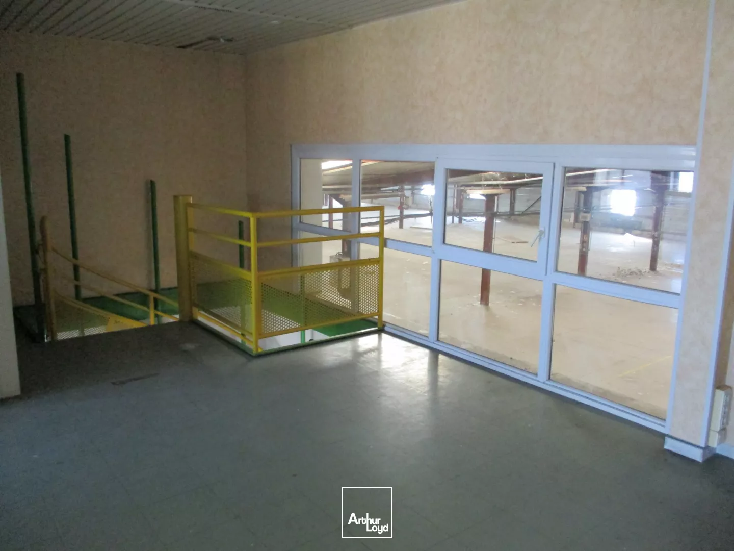 Bâtiment industriel à louer à Mâcon Sud