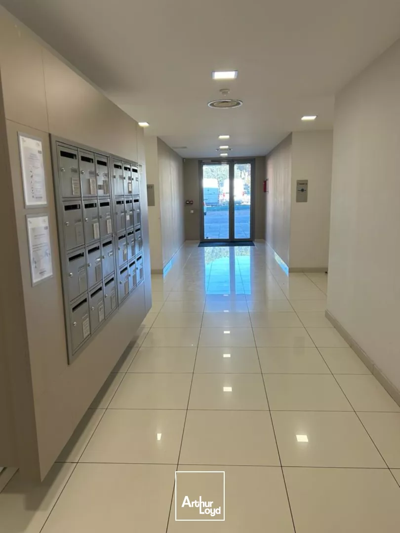 A vendre ou à louer - Bureaux de standing - ZFU - 13016 Marseille