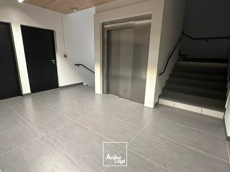 PLATEAU DE BUREAUX d'environ 160m2 - REIMS BEZANNES