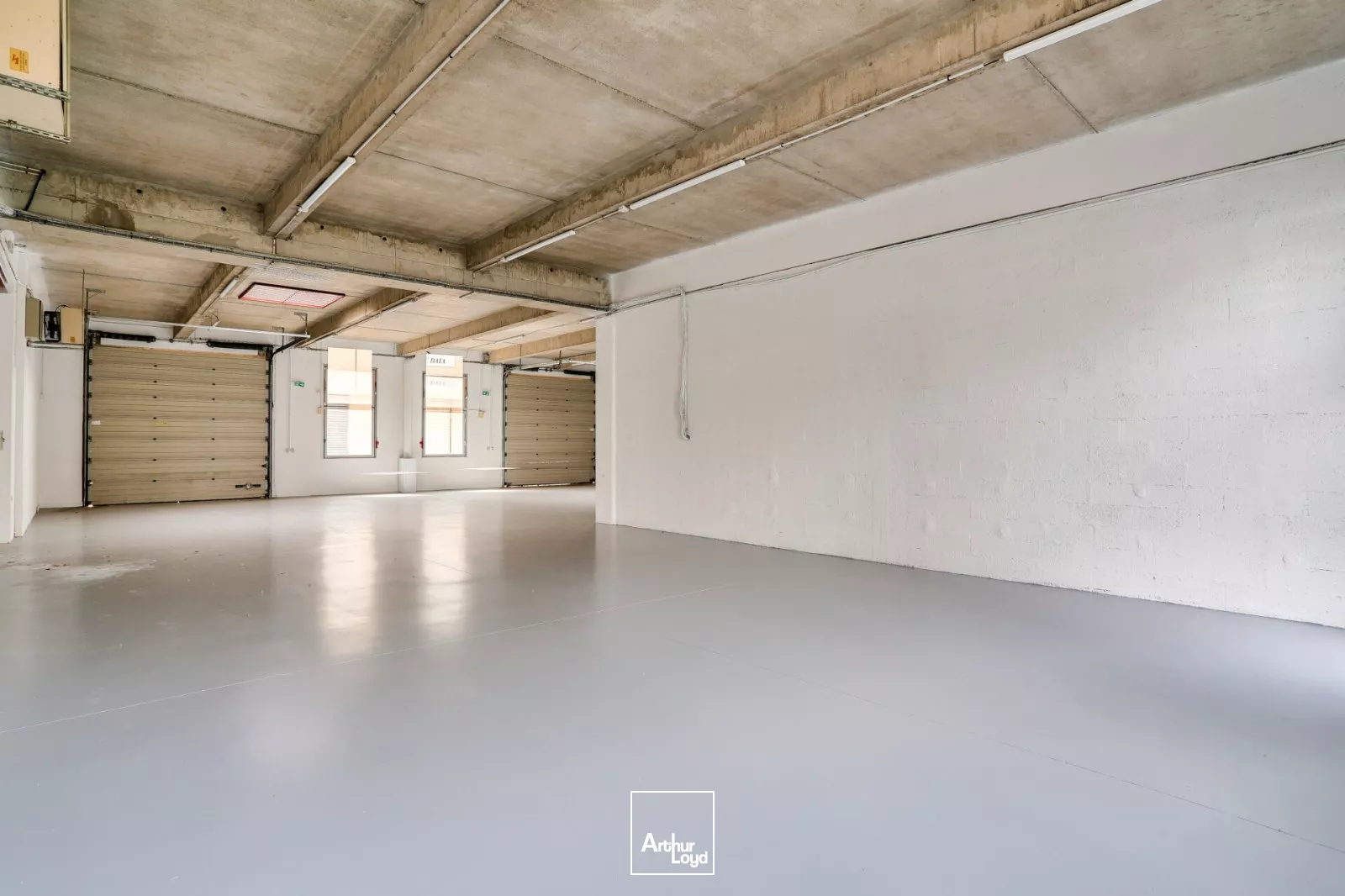 Locaux d'activité à louer à LA VERRIERE 78320