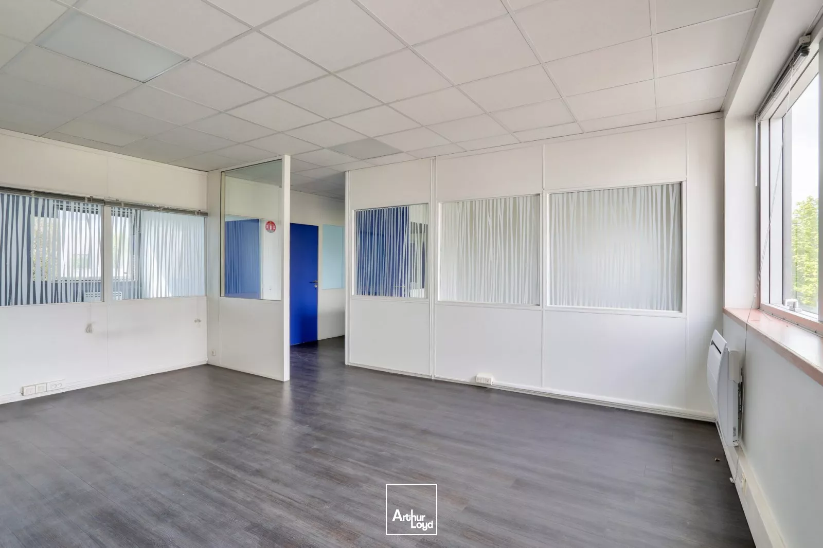 Locaux d'activité à louer à LA VERRIERE 78320