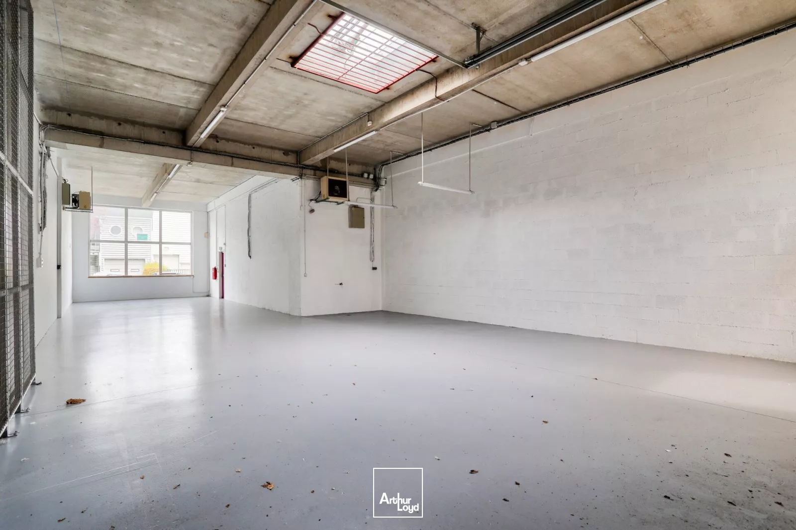 Locaux d'activité à louer à LA VERRIERE 78320