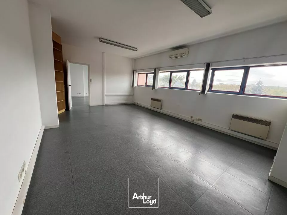 TOURS SUD SAINT-AVERTIN LES GRANGES GALAND ECHANGEUR A10 - BUREAUX 71 M² PARKING 1