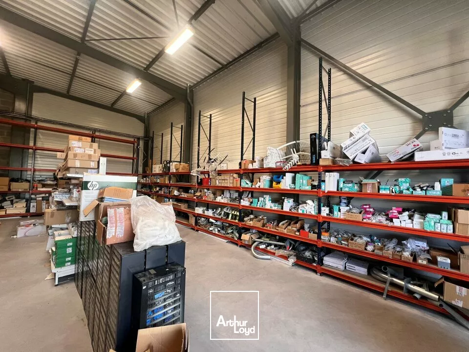 TOURS SUD - JOUE - LIODIERE - A LOUER BATIMENT MIXTE DE 498 M² - 2 869 M² DE TERRAIN