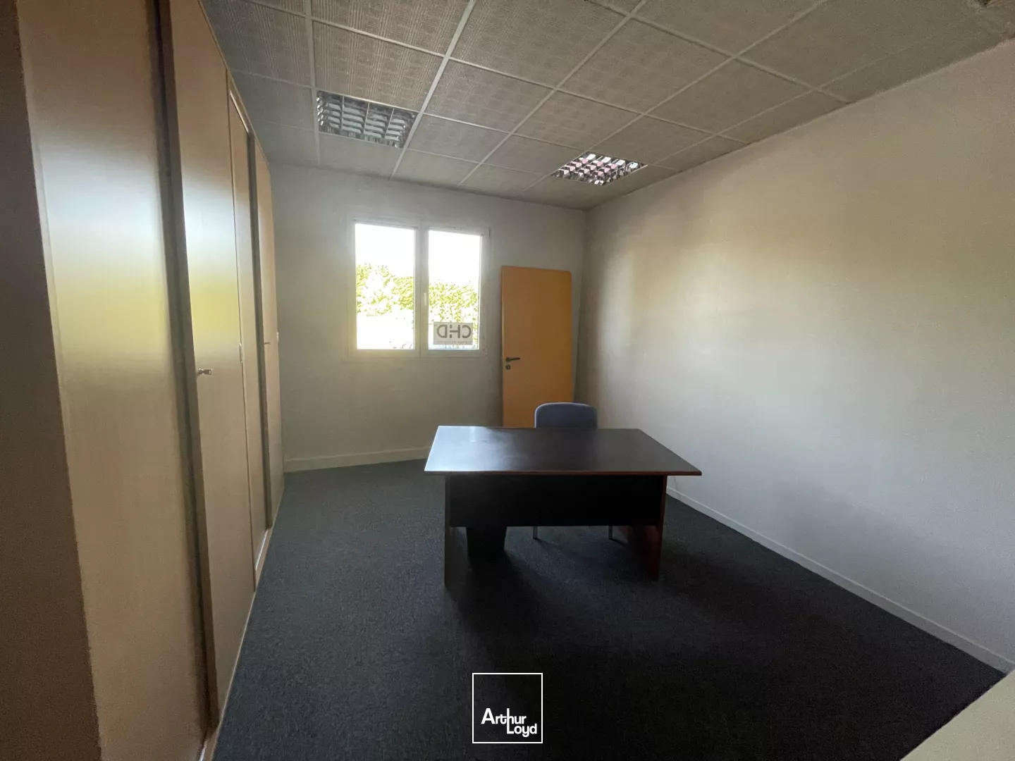 Plateau de bureau d'environ 220 m2 avec extérieur sur Beauvais