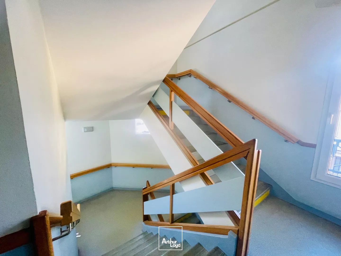 A LOUER - BUREAUX - 35 M2 - COMPIEGNE CENTRE-VILLE