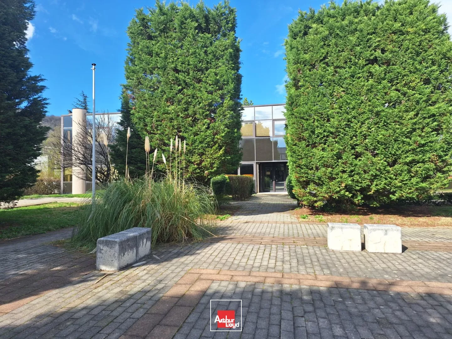 A VENDRE BATIMENT DE BUREAUX SEYSSINET-PARISET