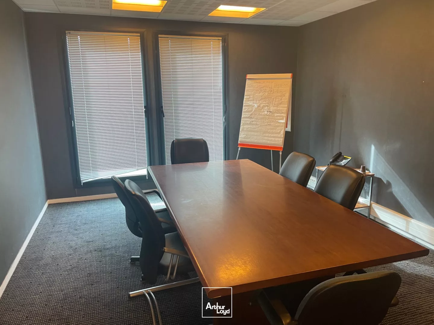 Locaux d'activité à vendre à SAINT PIERRE LA GARENNE 27600