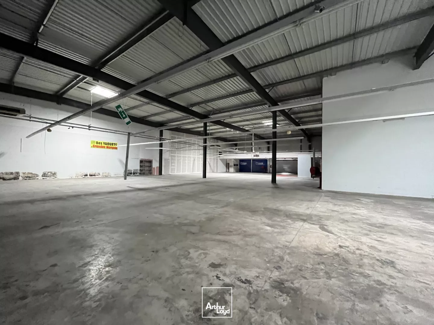 LOCAL COMMERCIAL À LOUER 1 200M2 À NOGENT SUR OISE